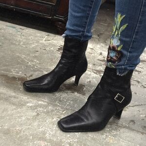 Gianni Bini Ankle Boot Black Leather Wom 6 1/2 M Buckle Strap Square Toe Exc